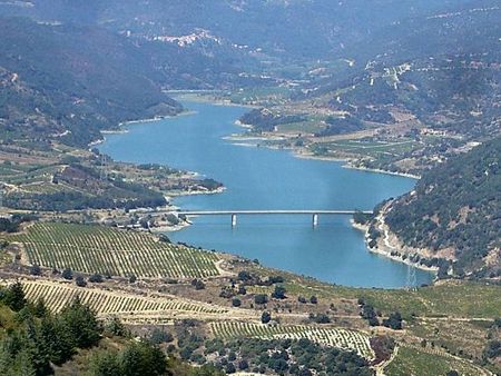 Le barrage de l'Agly, à Cassagnes