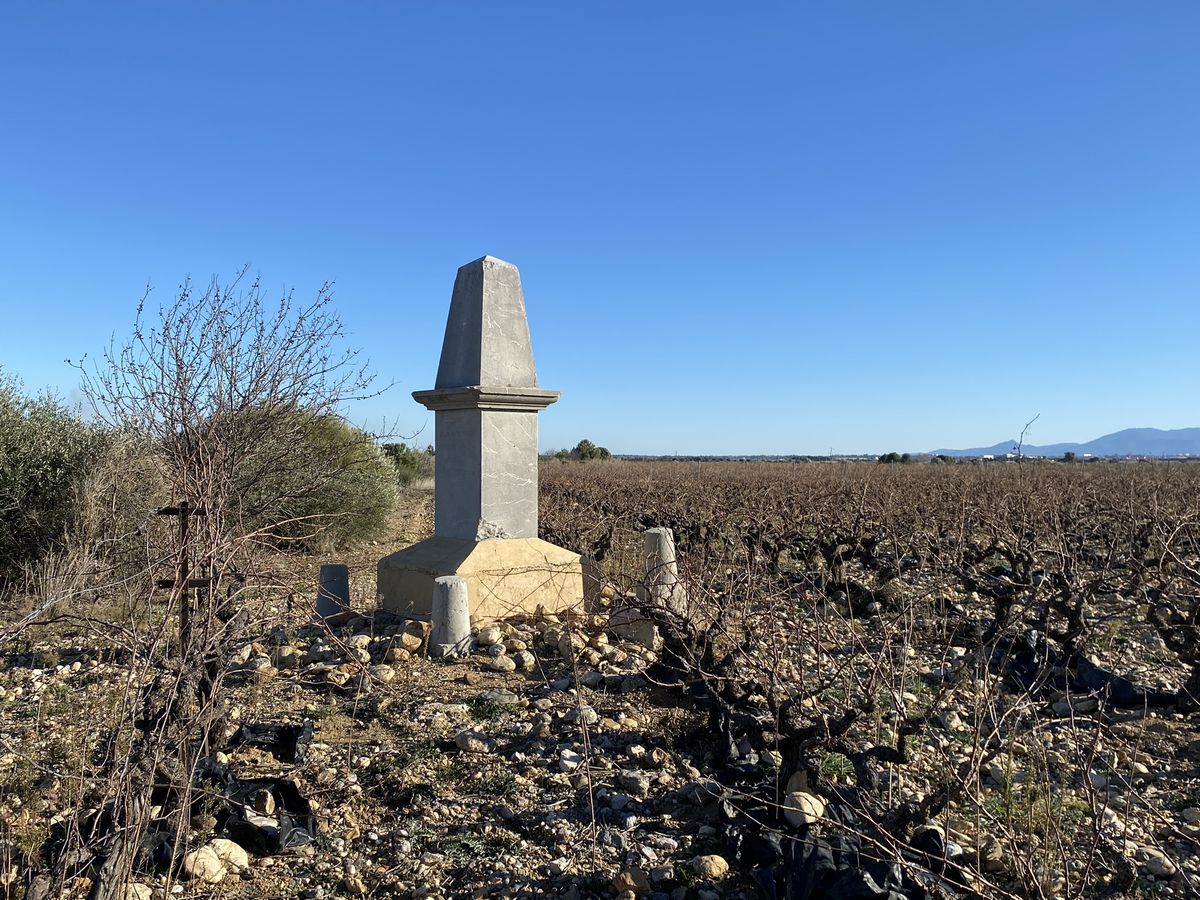 Borne commémorative de Peyrestortes