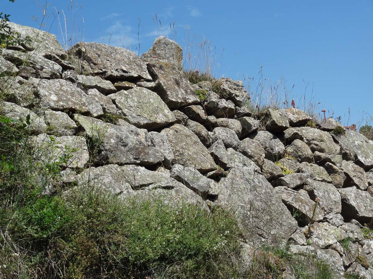 Mur de soutènement de la voie royale