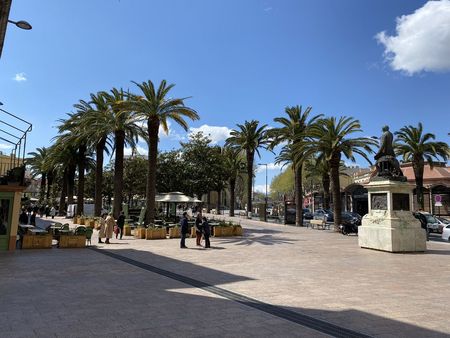 La place Arago, l'un des secteurs les plus vivants de Perpignan