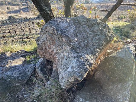 La roque d'En Talou, une borne frontière marquée des sceaux des deux royaumes