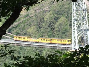 Train jaune