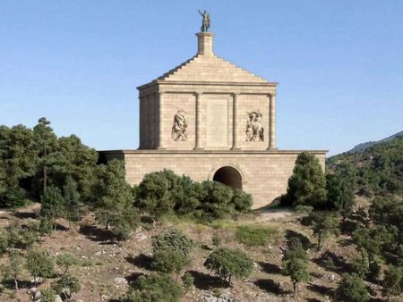 Le trophée de Pompée, sur les hauteurs du Perthus