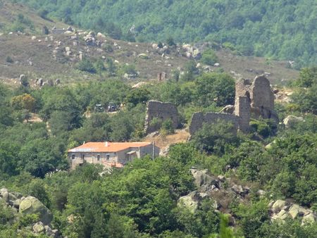 Le hameau de Arsa, à Sournia