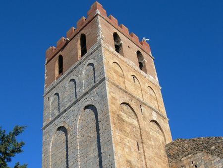 La collégiale Sainte-Marie d'Espira, de nos jours.