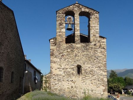 L'église paroissiale Saint-Julien d'Estavar.