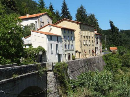 Le hameau de Galdarès, à Serralongue