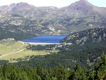 Les Bouillouses, partiellement sur le territoire des Angles.