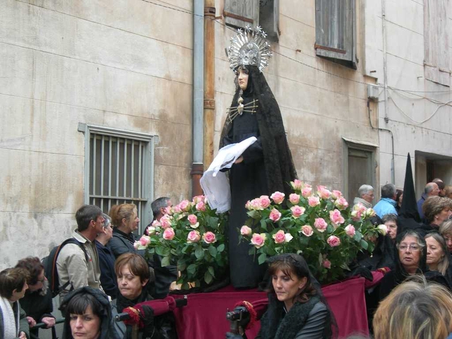 Pénitents à la procession de la Sanch